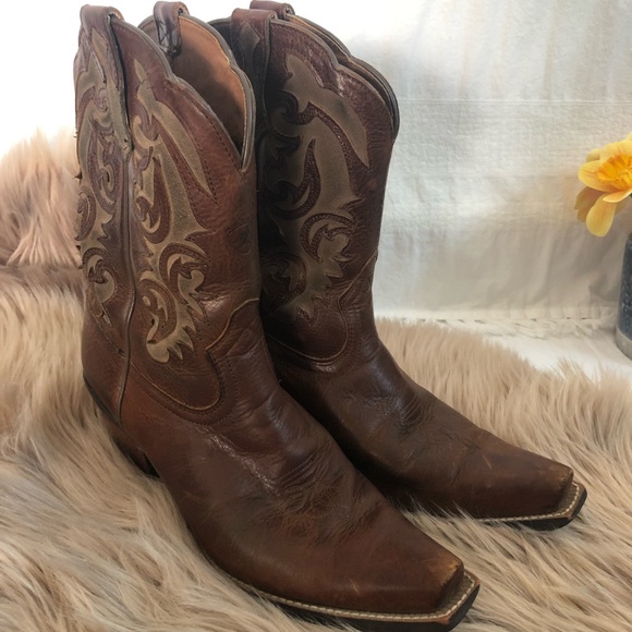 Ariat Shoes - Ariat western boots, brown, EUC